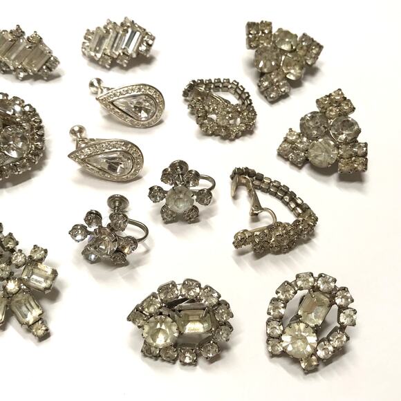 Vintage Estate Large Clear White Rhinestone Clip On Earring Bundle Lot 8 Pairs - Picture 6 of 11